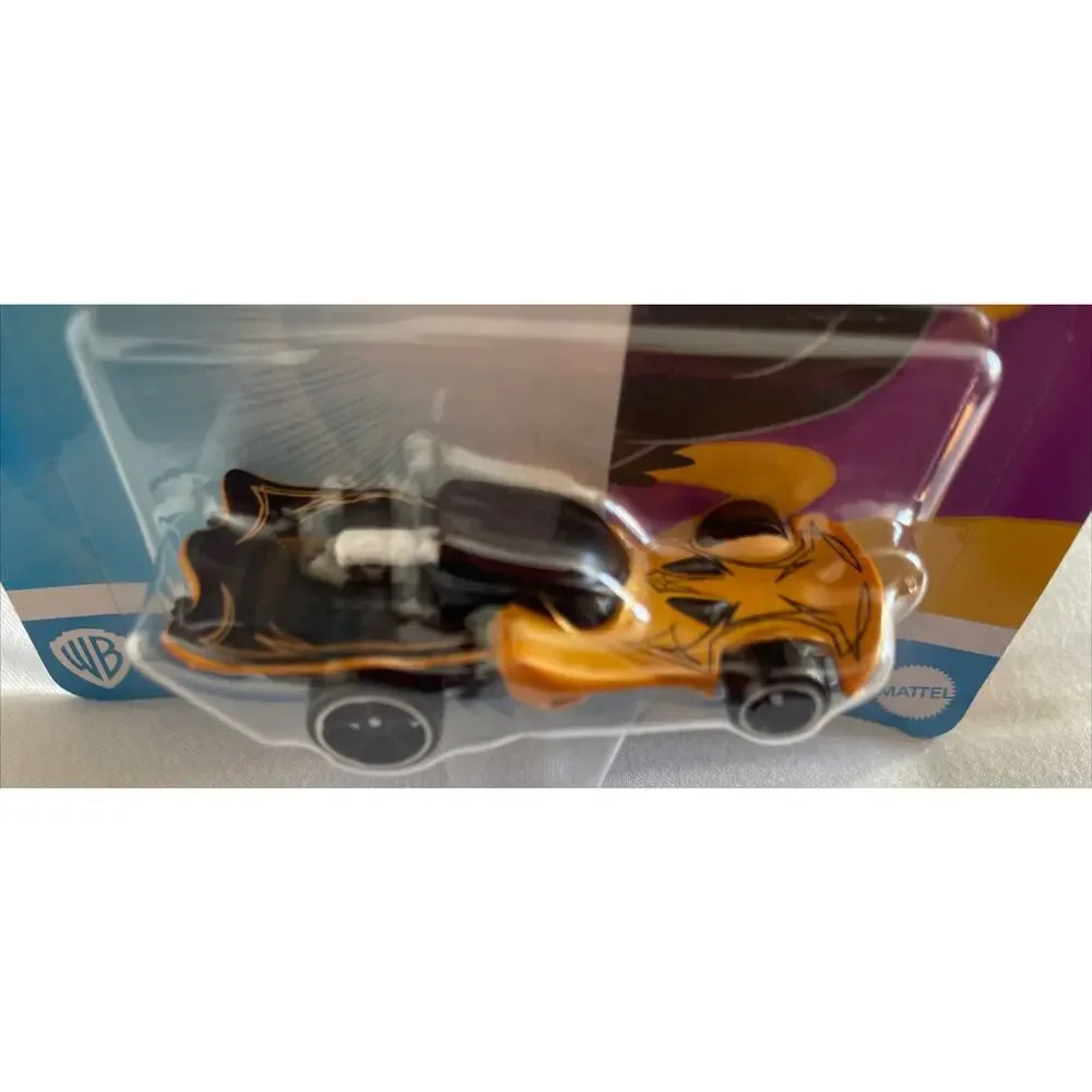 Hot Wheels Looney Tunes Daffy Duck Character Cars WB Mattel Brand New In Box